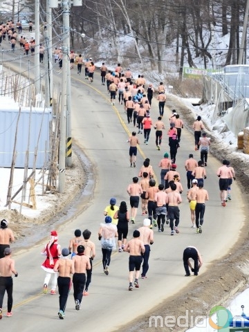 워크앤런, ‘제27회 대관령 눈꽃 국제 알몸마라톤 대회’ 개최