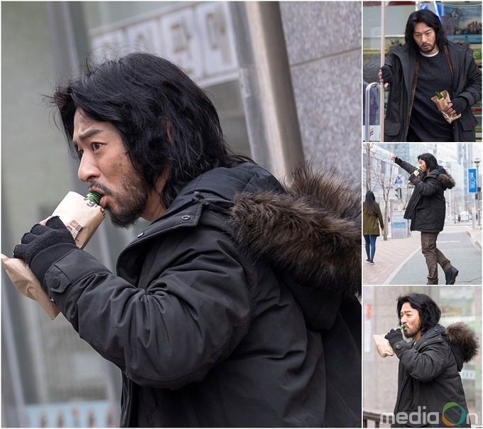 빅이슈, 주진모, 백주대낮‘소주병나발 거리 활보’포착! 삶의 무게 느껴지는‘홈리스’완벽 ...