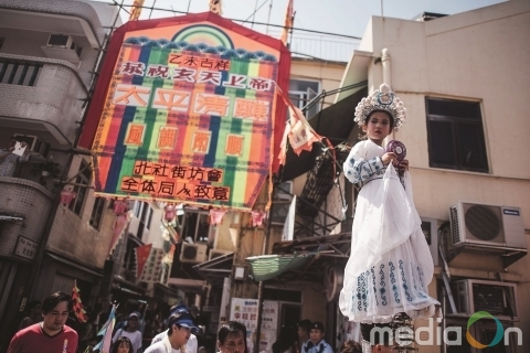 축제 속에서 살아 숨쉬는 홍콩의 다채로운 전통문화